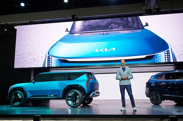 기아, 첫 대형 전동화 SUV 콘셉트카 'EV9' 공개