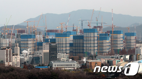 분양 가뭄 맞은 건설업계…신용등급 하락에 부도 위기까지 엄습