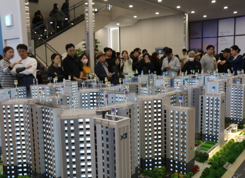 고촌센트럴자이 견본주택에 3일 간 2만6000명 다녀가 - MTN뉴스