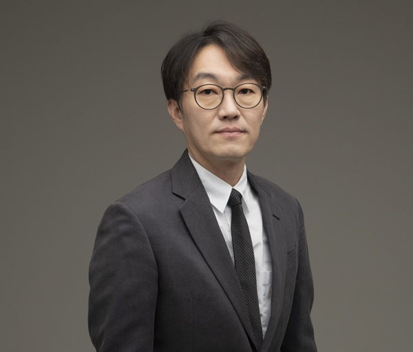 [앞과뒤]넥슨 유정현 총수, 리더십 '드림팀' 완성 - 뉴스 썸네일 이미지