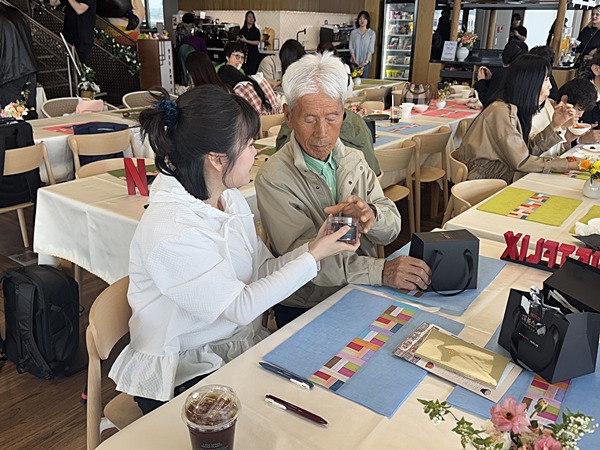 Dance creators visit the Netple-dong Home‍ Theater.