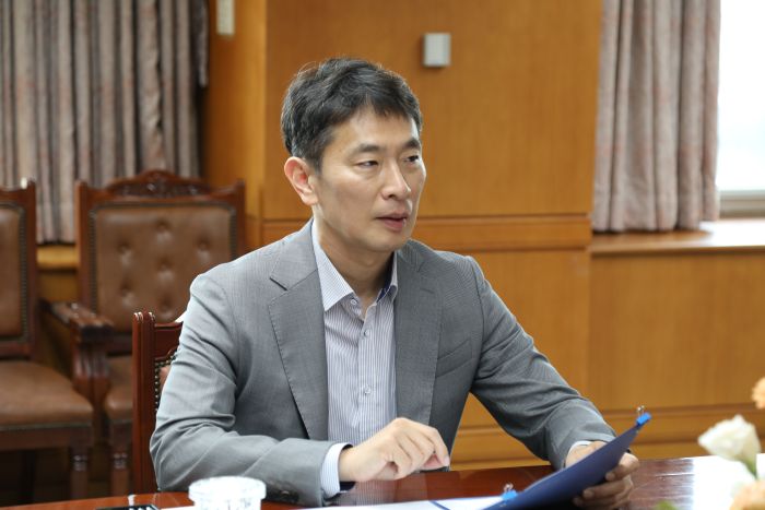 이복현 금융감독원장, 새 정부 출범 전 금융안정 과제 일관 추진 강조: 부실PF, 가계부채, 자본시장 선진화 등