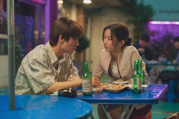 '만약에 우리' 구교환 문가영 친필 대사에 벌써 뭉클 - 뉴스 썸네일 이미지