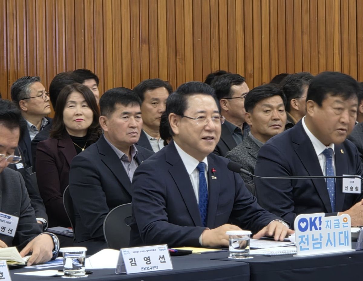 김영록 지사 “영암, 불꽃의 기상으로 <b>AI 조선</b>·미래<b>에너지</b> 도시 도약”