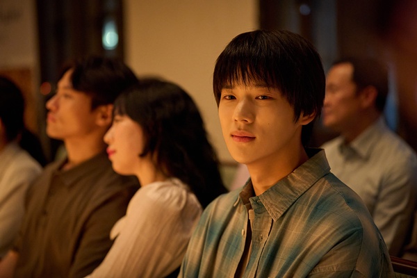 고아성이 판 깔고 문상민이 춤추는 '파반느' [여의도시네마②] - 뉴스 썸네일 이미지