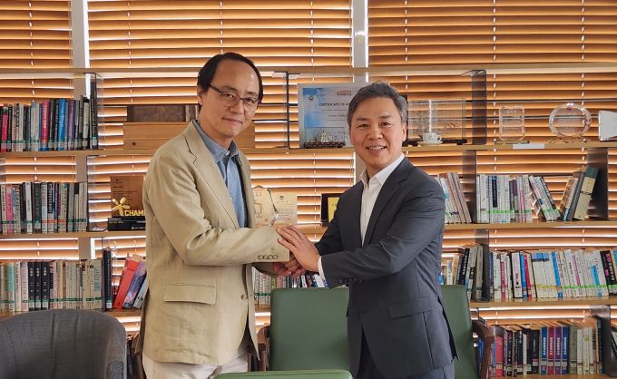 김승수 한국출판문화산업진흥원장, 출판 생태계 복원 '시동' - 뉴스 썸네일 이미지