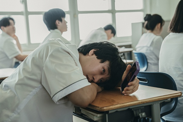 '기리고'가 만든 낯선 공포, 'K-호러' 문제작의 탄생 [여의도스트리밍] - 뉴스 썸네일 이미지