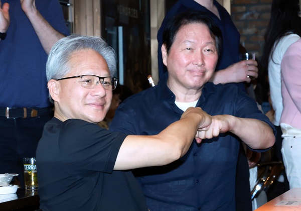 최태원·젠슨 황, 8일 'AI 동맹' 청사진 직접 발표