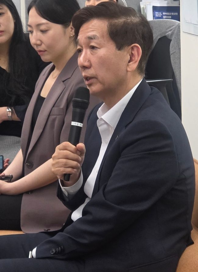 <b>황성엽</b> 금투협회장 "<b>개미 쏠림</b> 심한 국장…기관 비중 늘려야"