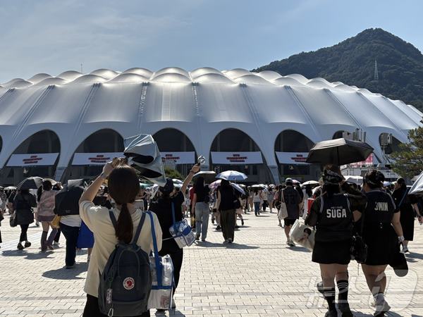 K팝 콘서트 지방도 가려면...떠오른 '대관료' 문제 [엔터<b>그알</b>]