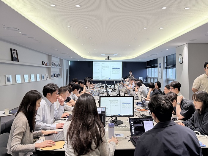 솔트룩스, 천경해운에 AI 업무자동화 교육