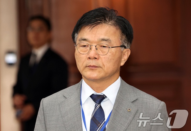 산은, 2861억원 부실채권 일괄 매각...무담보 '묵은 빚' 절반 넘어 - 뉴스 썸네일 이미지